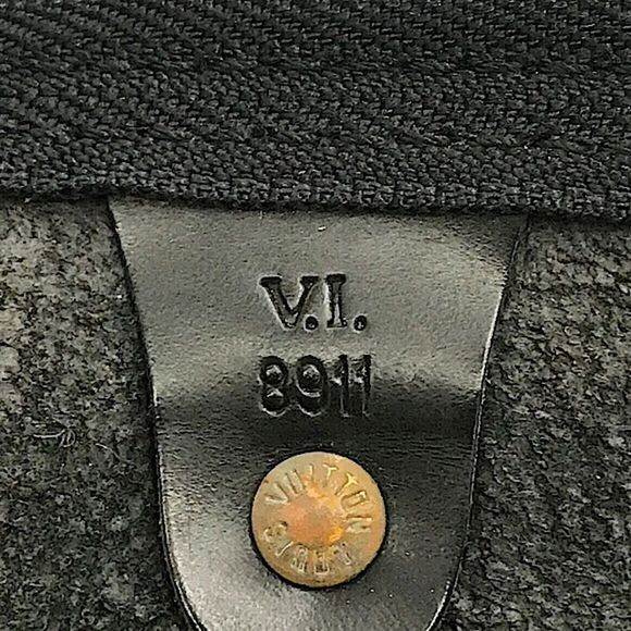 LOUIS VUITTON LV 50 Black Epi KeepAll Boston Weekend Travel Bag Duffle VI8911 - Picture 8 of 17